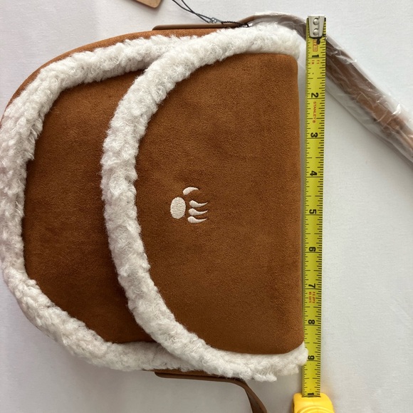 Bearpaw Shearling Trim Crossbody Saddle Bag - Picture 10 of 11